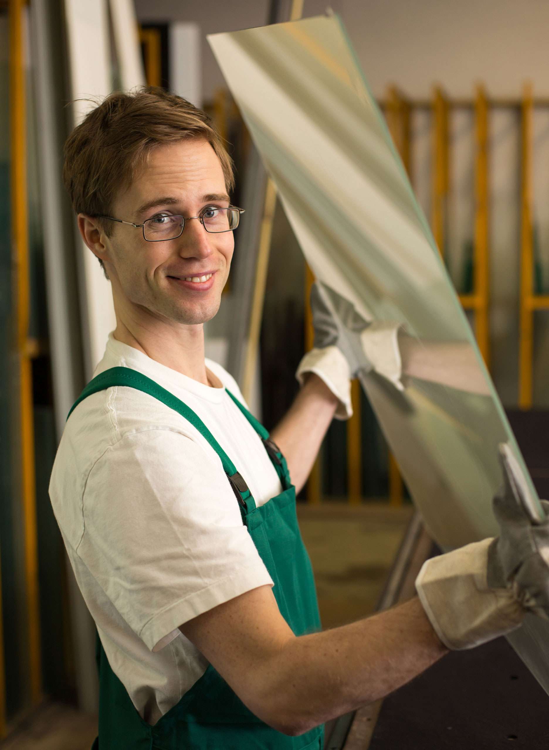 local glass repair experts